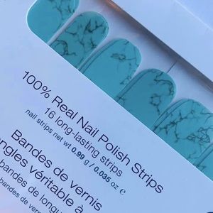 Color Street Nails, Retired set
Bundle and save on shipping per set! 5/$25